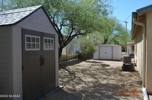 304 Silverbell Rd, Tucson AZ  85745-2636 exterior