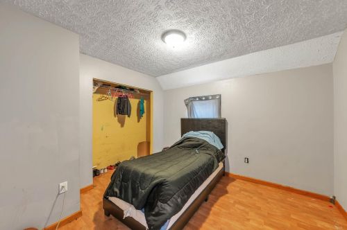 56 Stewart St, Grand Rapids MI 49507-2402 exterior