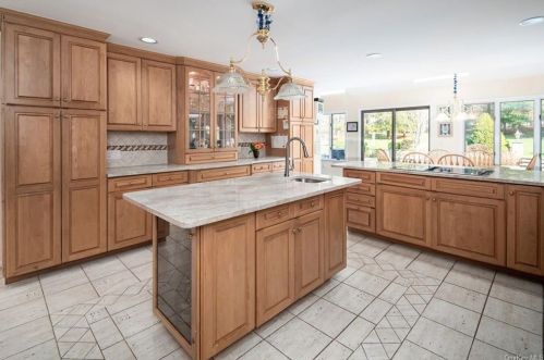 18 Day Rd, Armonk NY exterior