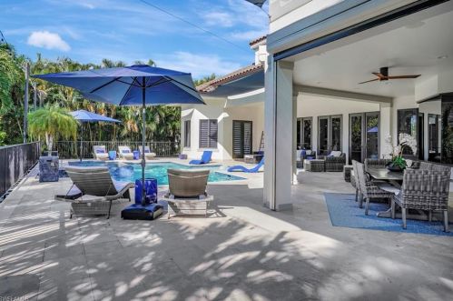 606 Binnacle Dr, Naples FL 34103-2725 exterior