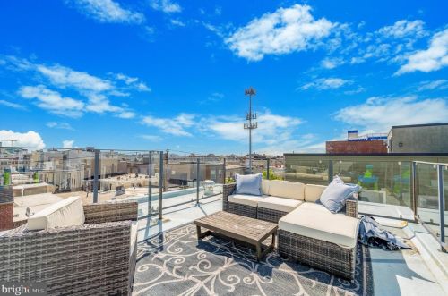 2100 Carpenter St, Philadelphia PA  19146-2516 exterior