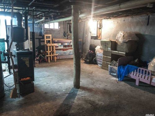 6 Vondran St, Huntington Station NY exterior