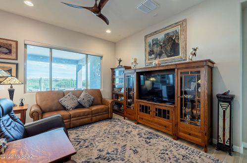 2472 Bassett Peak Dr, Green Valley AZ 85622-8110 exterior