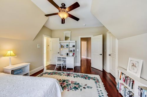 642 Euclid Ave, Elmhurst IL 60126-4338 exterior