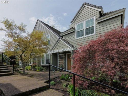 10240 Edgewood Dr, Portland, OR 97229-7617