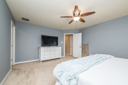 137 Cimarron Dr, Moon Twp PA  15108-9642 exterior