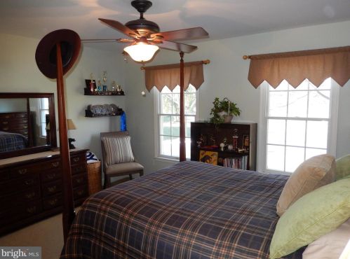 112 Parkview Cir, Media PA 19063-6317 exterior