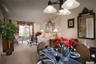 282 Captains Dr, Babylon NY  11704-8232 exterior