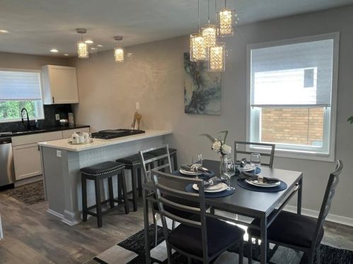 2066 Pioneer Ave, Pittsburgh PA 15226-1345 exterior