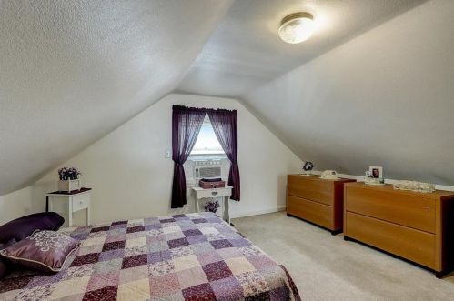 7101 Stuth Pl, Milwaukee WI 53219-1952 exterior