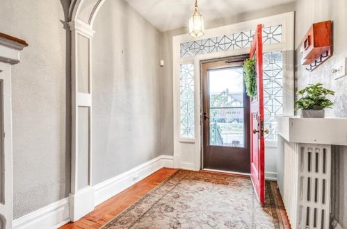 401 Hutchinson Ave, Pittsburgh, PA 15218-1327