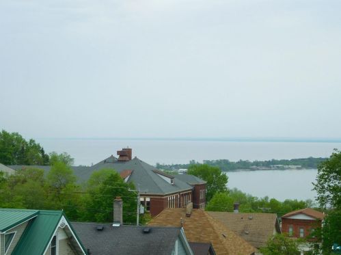 1105 4 St, Duluth MN 55805-1732 exterior