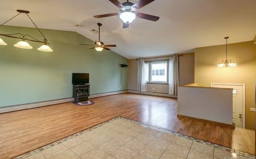 48 Stevens St, Milford CT 06460-7869 exterior