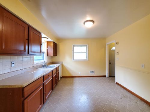 5151 83rd St, Milwaukee WI  53218-3647 exterior