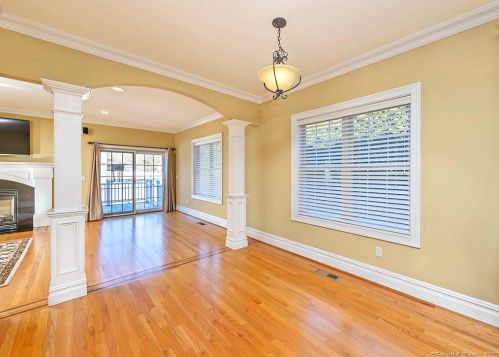 32 Harold Rd, Farmington CT 06032-3407 exterior