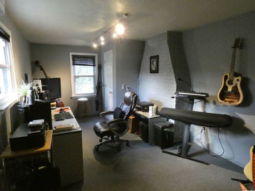 144 Old Country Rd, Huntington Station NY 11747-1814 exterior