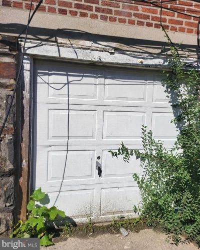 120 Spg Vly Rd, Darby PA exterior