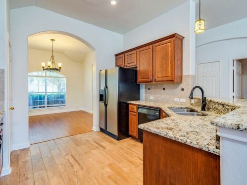 10137 Anahuac Trl, Austin TX 78747-2703 exterior