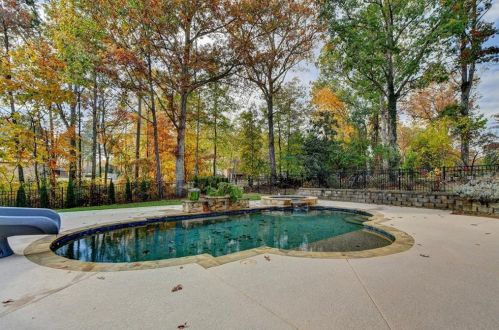 1311 Bridgewater Walk, Lithonia GA  30078-2086 exterior