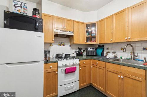 5911 Greene St, Philadelphia PA 19144-2540 exterior