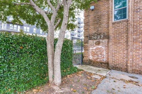 3627 Dickason Ave, Dallas TX 75219-4912 exterior
