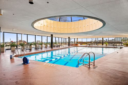 155 Harbor Dr, Chicago IL  60601-7315 exterior