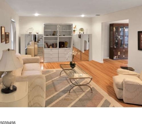 21 Mann Ave, East Hanover, NJ 07936-3204