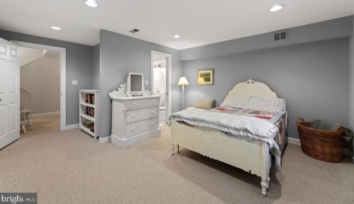 8904 1st Ave, Silver Spring MD 20912-4654 exterior