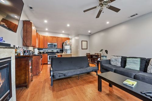 1427 17th St, Chicago IL 60608-2010 exterior