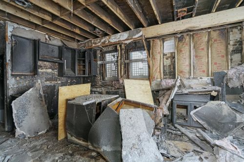 7413 King Dr, Chicago IL 60653-4145 exterior