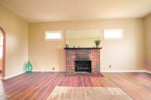 3036 Temple St, Meskegon MI 49444-2732 exterior