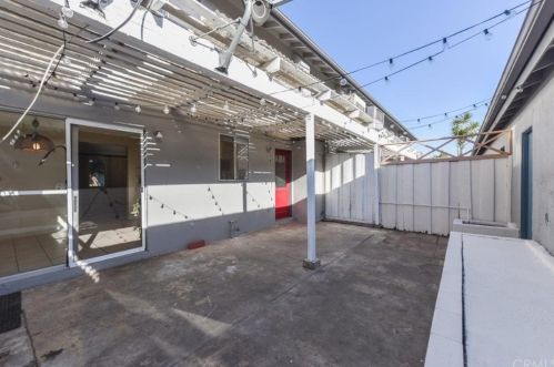 1407 Sycamore Ave, Tustin CA 92780-6279 exterior