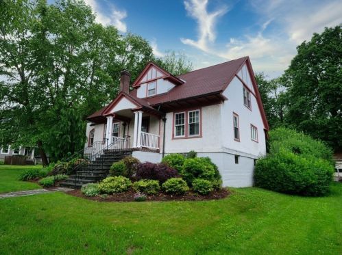 12 Chalmers Rd, Worcester, MA 01602-4209