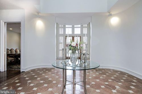 9809 Bentcross Dr, Rockville, MD 20854-4746