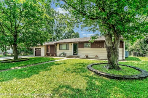 25 Goldweber Ave, Jackson Twp, NJ 08527-2525