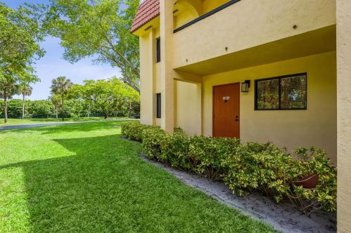 918 9th Street Cir, Boca Raton, FL 33486-5254