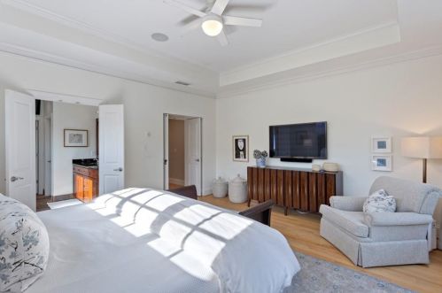 33 Honour Ave, Atlanta GA 30305-1120 exterior