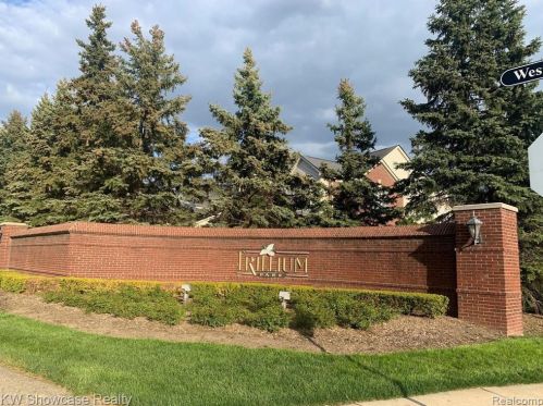 30103 Chantel Dr, Walled Lake MI  48390-5872 exterior