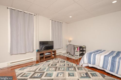 113 Walnut St, Lancaster PA 17602-2451 exterior