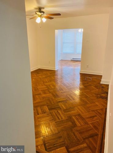 6615 Guyer Ave, Philadelphia PA 19142-2603 exterior