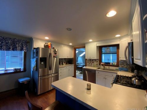 305 Hillside Ave, Torrington CT 06790-5523 exterior