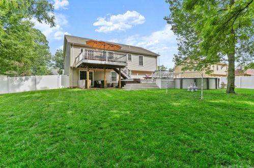 106 Harvest Ln, Milford CT 06461-1705 exterior