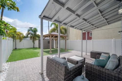 406 Oregon Ave, Tampa FL 33607-2803 exterior