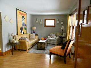 2721 Lefeber Ave, Milwaukee, WI 53210-1141