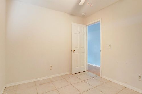 581 Ferris Dr, Fort Pierce FL 34983-8631 exterior