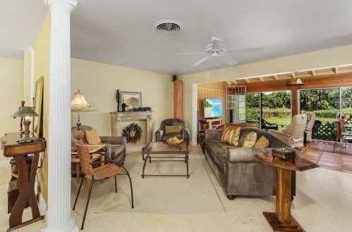 2633 Longboat Dr, Naples FL 34104-3382 exterior