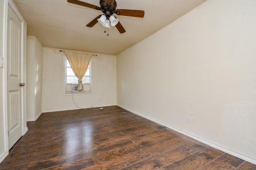 2005 5th St, Hempstead TX 77445-4702 exterior