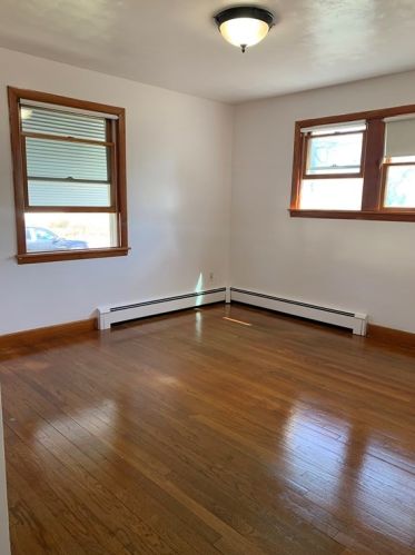 138 Fiberloid St, Springfield MA 01151-1006 exterior