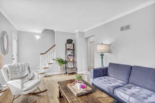 9016 Mount Vernon Ave, Milwaukee WI  53226-4542 exterior