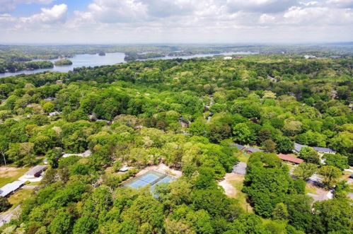 479 Holly Dr, Gainesville GA 30501-2142 exterior